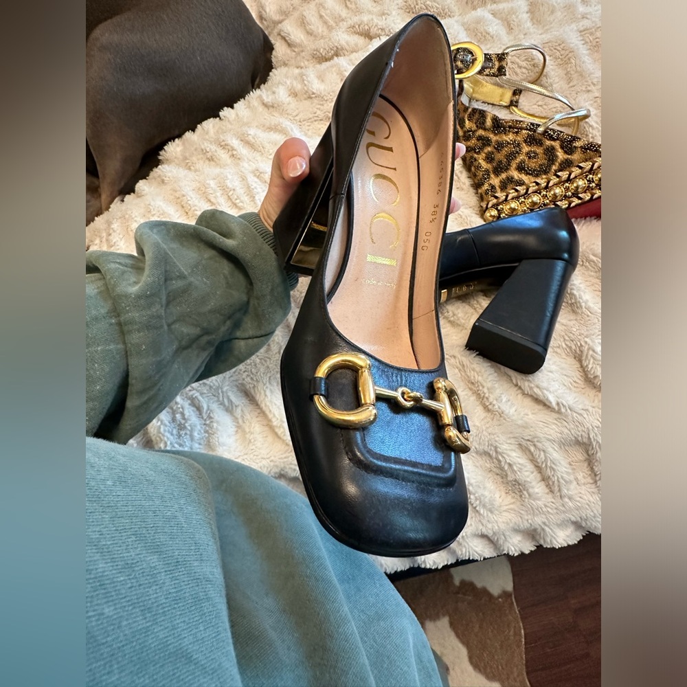 Gucci WOMEN'S MID-HEEL PUMP WITH HORSEBIT black size 38.5 lightly worn